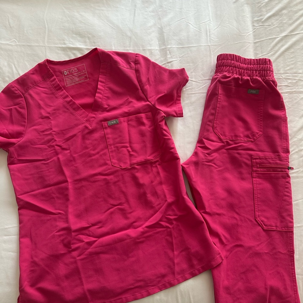 FIGS Pink Scrub Set